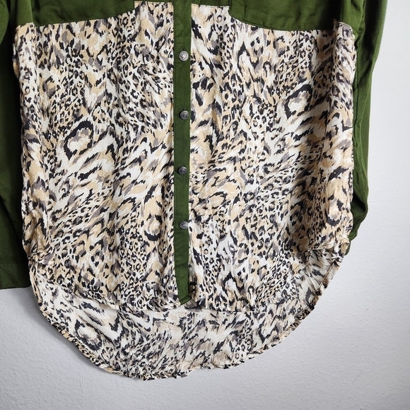 Free People Welcome to the Jungle Animal Print Buttonfront Blouse-Size M - Picture 7 of 13